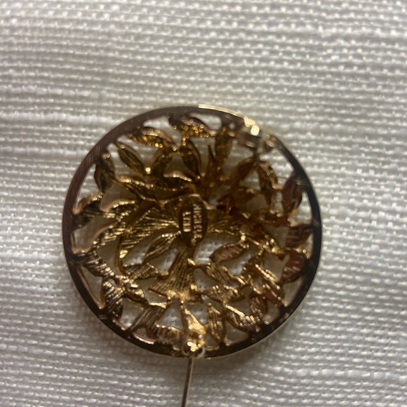 Vintage Michelle Lynn Gold tone Dove Brooch - Picture 3 of 4